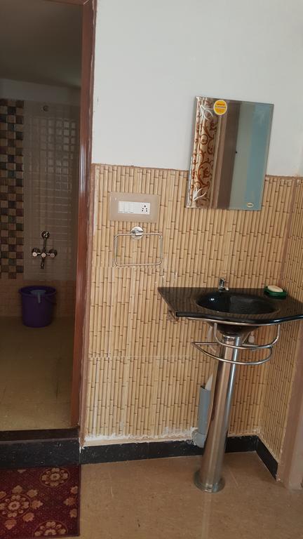 Hill Side Estate Appartement Madikeri Buitenkant foto